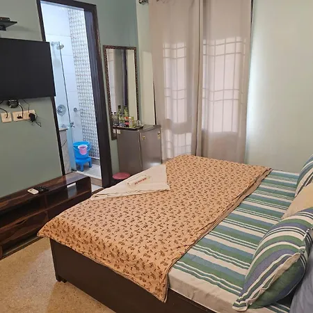 Sky Bloom Luxury Homestay New Delhi Exterior photo