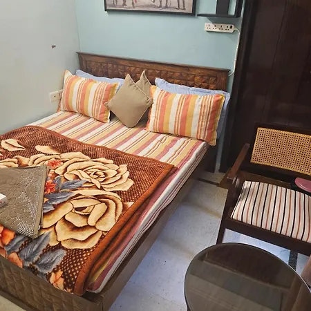 Sky Bloom Luxury Homestay New Delhi Exterior photo