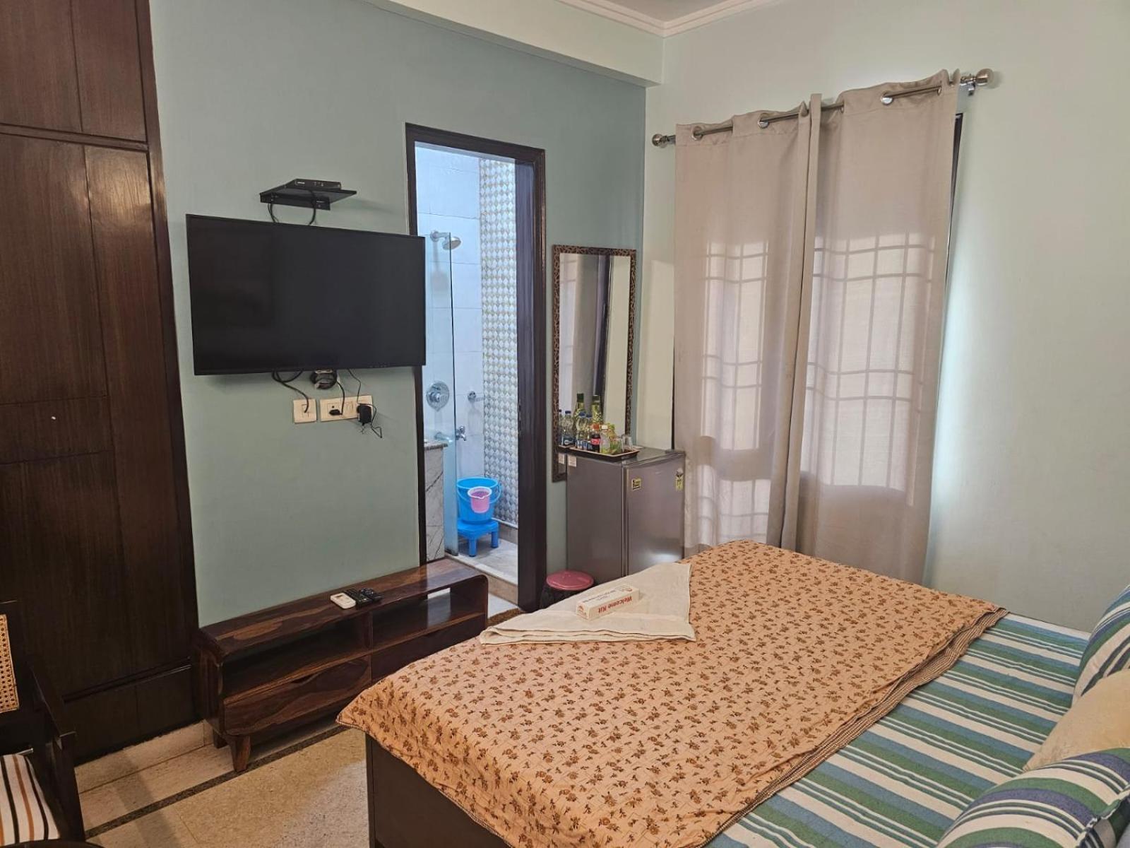Sky Bloom Luxury Homestay New Delhi